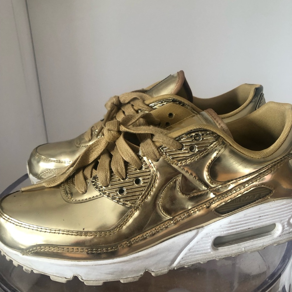 Nike air Metallic Gold Sneakers